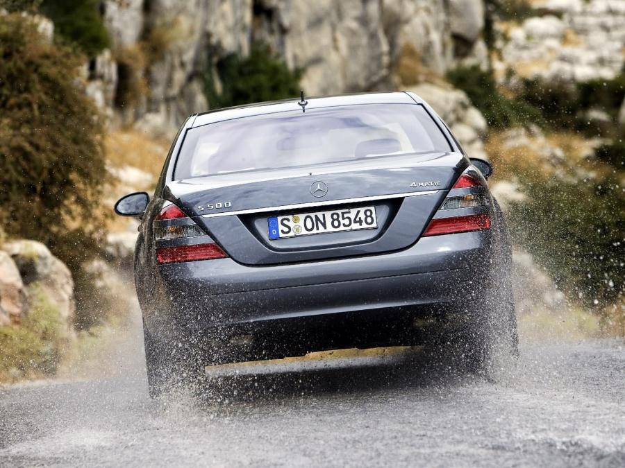  Mercedes-Benz S500 4Matic 2007 года  (фото 31 из 45)